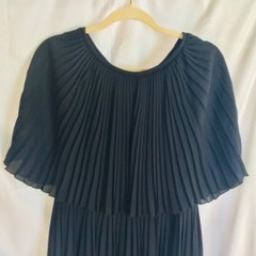 Kate Spade Black Cocktail pleated dress. New sz 10